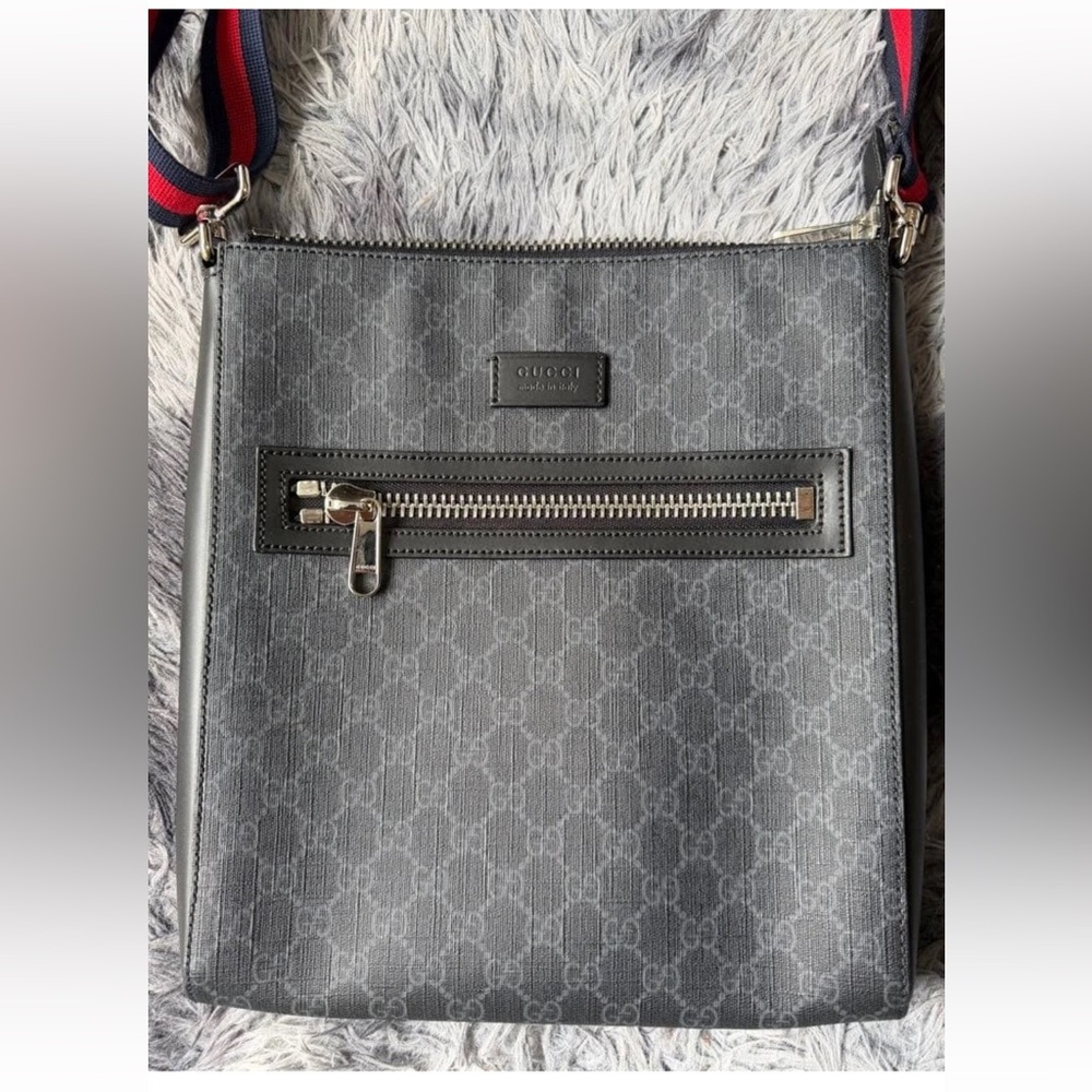 Gucci Gray Messenger Bag with Red and Blue Strap - Picture 1 of 13
